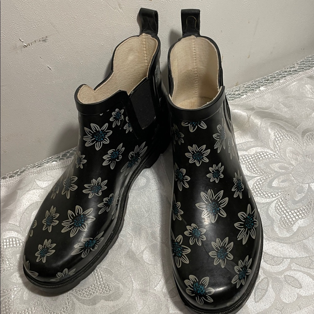 Capeli of New York Rainboots
